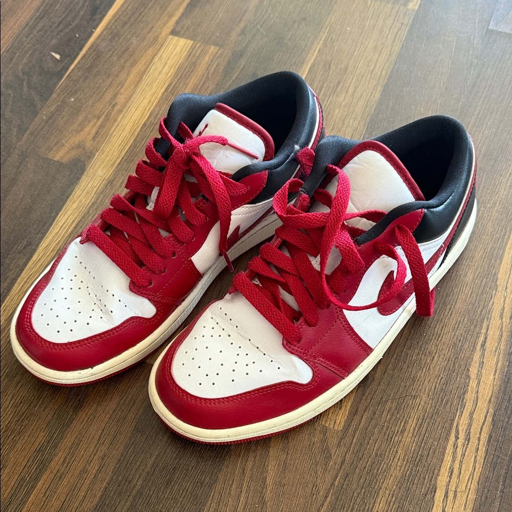 Nike Red and White Men's Sneakers